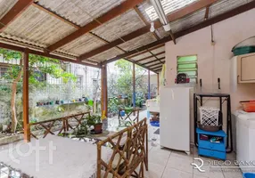Foto 1 de Casa com 3 Quartos à venda, 206m² em Rio Branco, Porto Alegre