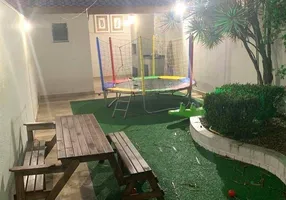 Foto 1 de Sobrado com 3 Quartos à venda, 200m² em Demarchi, São Bernardo do Campo