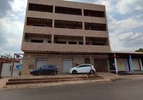 Foto 1 de Prédio Comercial com 12 Quartos à venda, 400m² em Vale do Pedregal, Novo Gama