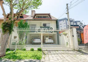 Foto 1 de Casa com 4 Quartos para alugar, 262m² em Água Verde, Curitiba