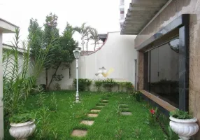 Foto 1 de Casa com 4 Quartos para venda ou aluguel, 260m² em Santa Teresinha, Santo André