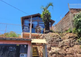 Foto 1 de Casa com 2 Quartos à venda, 140m² em Glória, Porto Alegre