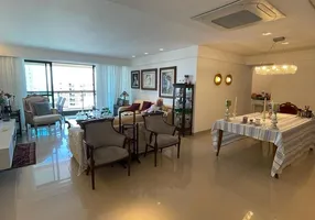 Foto 1 de Apartamento com 4 Quartos à venda, 185m² em Boa Viagem, Recife