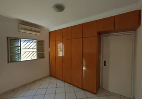 Foto 1 de Sobrado com 3 Quartos para alugar, 180m² em Osvaldo Rezende, Uberlândia