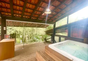 Foto 1 de Casa com 3 Quartos para alugar, 120m² em Canto da Lagoa, Florianópolis