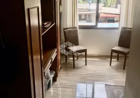 Foto 1 de Casa com 2 Quartos à venda, 197m² em Navegantes, Porto Alegre