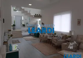 Foto 1 de Casa de Condomínio com 3 Quartos à venda, 180m² em Granja Viana, Cotia
