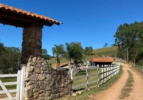 Foto 1 de Fazenda/Sítio com 3 Quartos à venda, 20000m² em , Queluzito