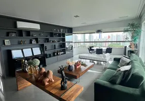 Foto 1 de Apartamento com 4 Quartos à venda, 230m² em Torre, Recife