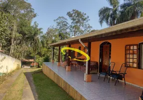 Foto 1 de Fazenda/Sítio com 3 Quartos à venda, 144m² em Quinta dos Angicos, Cotia