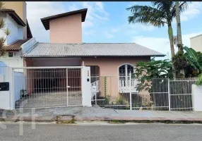 Foto 1 de Casa com 4 Quartos à venda, 220m² em Coqueiros, Florianópolis