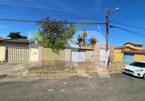 Foto 1 de Casa com 2 Quartos à venda, 100m² em Caldas do Oeste, Caldas Novas