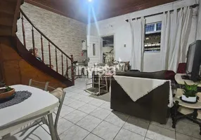 Foto 1 de Casa com 3 Quartos à venda, 179m² em Macuco, Santos
