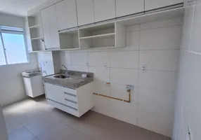 Foto 1 de Apartamento com 2 Quartos à venda, 45m² em Buraquinho, Lauro de Freitas