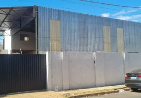 Foto 1 de Galpão/Depósito/Armazém para venda ou aluguel, 230m² em Vila Xavier, Araraquara