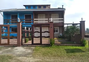 Foto 1 de Sobrado com 3 Quartos à venda, 170m² em Zona Nova Sul, Tramandaí