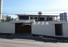 Foto 1 de Casa com 4 Quartos para alugar, 407m² em Guararapes, Fortaleza