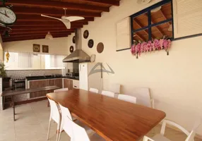 Foto 1 de Casa com 3 Quartos à venda, 300m² em Vila Nogueira, Campinas