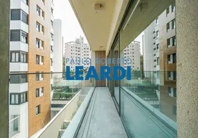 Foto 1 de Apartamento com 3 Quartos à venda, 206m² em Vila Madalena, São Paulo