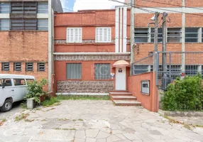 Foto 1 de Casa com 3 Quartos à venda, 233m² em Navegantes, Porto Alegre