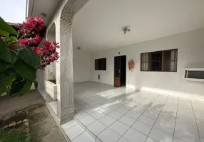 Foto 1 de Casa com 3 Quartos à venda, 281m² em Farol, Maceió