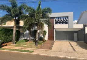 Foto 1 de Casa de Condomínio com 3 Quartos para alugar, 200m² em Jardins Madri, Goiânia