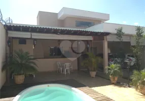 Foto 1 de Casa com 3 Quartos à venda, 227m² em Jardim Santa Elisa, São Carlos