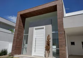 Foto 1 de Casa de Condomínio com 4 Quartos à venda, 299m² em Parque Califórnia, Campos dos Goytacazes