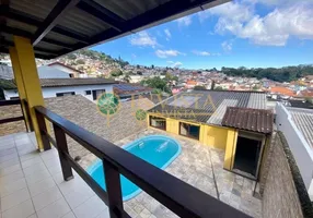 Foto 1 de Casa com 4 Quartos à venda, 317m² em Agronômica, Florianópolis