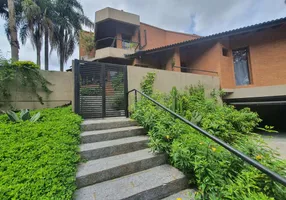 Foto 1 de Casa de Condomínio com 5 Quartos para venda ou aluguel, 850m² em Nova Fazendinha, Carapicuíba