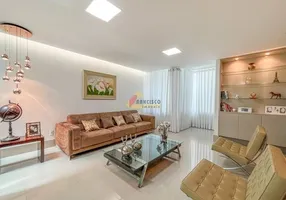 Foto 1 de Casa com 3 Quartos à venda, 499m² em Sidil, Divinópolis