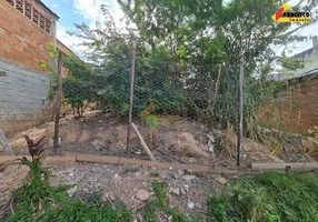 Foto 1 de Lote/Terreno à venda, 200m² em Santa Marta, Divinópolis