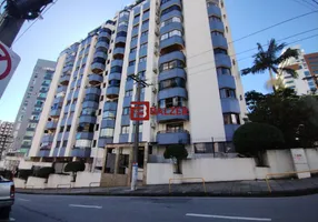 Foto 1 de Apartamento com 3 Quartos à venda, 135m² em Centro, Florianópolis