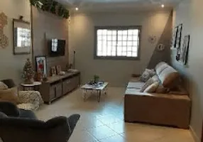 Foto 1 de Casa com 3 Quartos à venda, 300m² em Residencial Araguaia, Anápolis