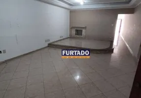 Foto 1 de Sobrado com 3 Quartos para alugar, 297m² em Vila Camilopolis, Santo André