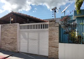 Foto 1 de Casa com 3 Quartos para alugar, 200m² em Jardim Camburi, Vitória