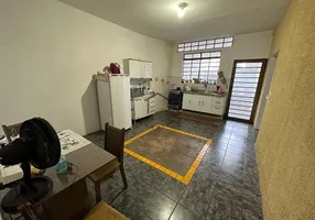 Foto 1 de Casa com 4 Quartos à venda, 130m² em Campos Eliseos, Ribeirão Preto