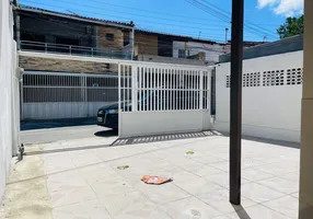 Foto 1 de Sobrado com 3 Quartos à venda, 130m² em Maraponga, Fortaleza