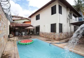 Foto 1 de Casa com 4 Quartos à venda, 285m² em Santa Rosa, Belo Horizonte