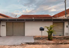 Foto 1 de Casa com 3 Quartos à venda, 150m² em Carolina Parque, Goiânia