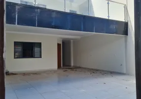 Foto 1 de Sobrado com 3 Quartos para alugar, 215m² em California, Londrina