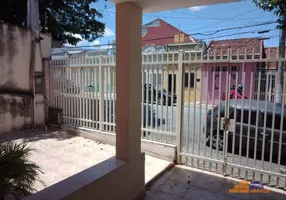 Foto 1 de Casa com 4 Quartos para venda ou aluguel, 250m² em Centro, Taubaté
