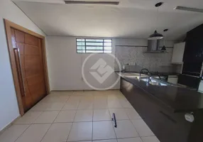 Foto 1 de Casa com 4 Quartos à venda, 140m² em VILA VIRGINIA, Ribeirão Preto