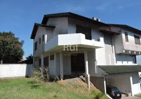 Foto 1 de Casa com 5 Quartos à venda, 299m² em Teresópolis, Porto Alegre