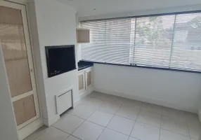Foto 1 de Apartamento com 2 Quartos à venda, 90m² em Vila Ipiranga, Porto Alegre
