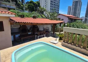 Foto 1 de Casa com 4 Quartos à venda, 380m² em Centro, Nova Iguaçu