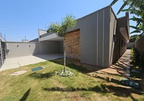 Foto 1 de Casa com 4 Quartos à venda, 216m² em Jardim Atlântico, Goiânia