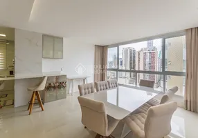 Foto 1 de Apartamento com 3 Quartos à venda, 176m² em Centro, Balneário Camboriú