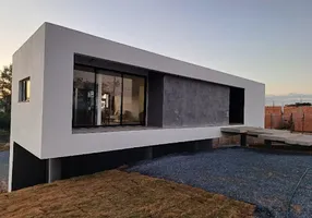 Foto 1 de Casa de Condomínio com 3 Quartos à venda, 250m² em Condomínio Saint Charbel, Aracoiaba da Serra