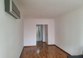 Foto 1 de Apartamento com 3 Quartos à venda, 95m² em Vila Hamburguesa, São Paulo